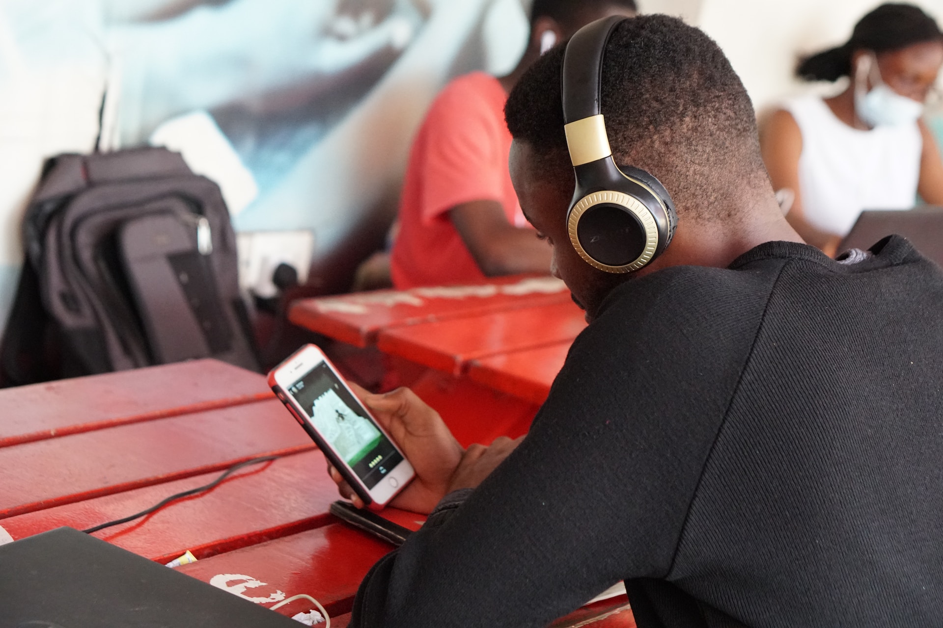 Téléphonie mobile au Cameroun : 20 ans de révolution technologique et sociale