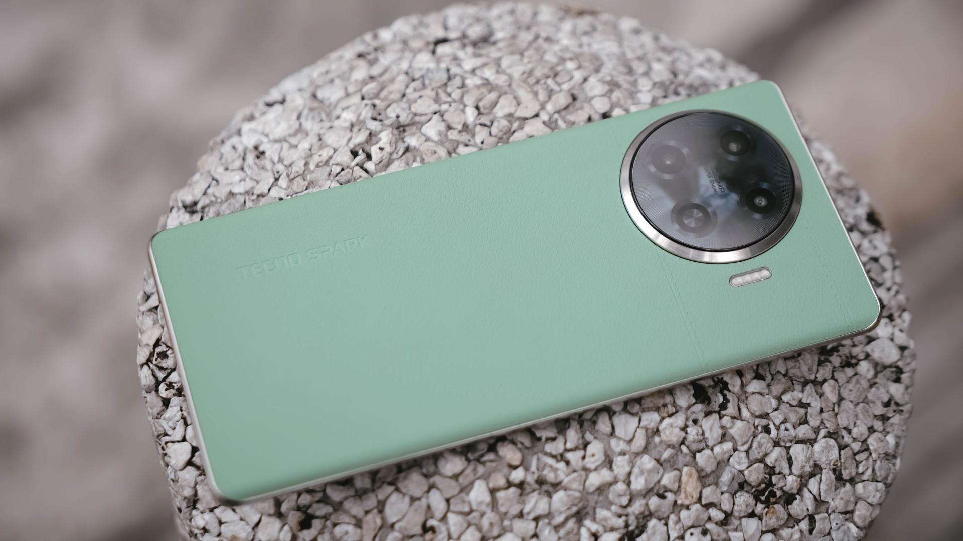 Tecno Spark 20 Pro+ : Un concentré de performances à prix abordable