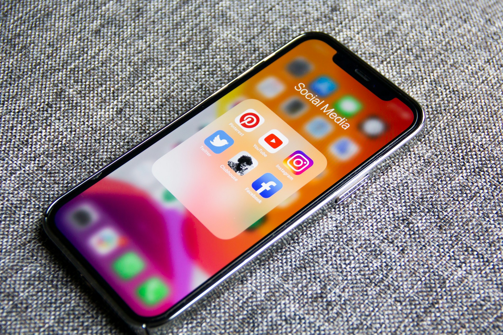 Gagner sa Vie grâce aux Réseaux Sociaux : Un Nouveau Paradigme de Travail