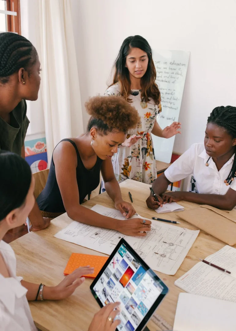 Startup Tech au Cameroun : Comment Réussir avec un Budget Limité (Guide Complet)