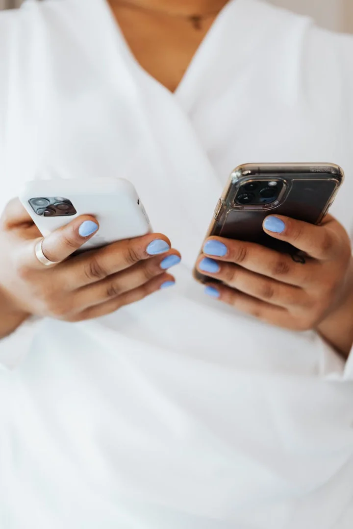 Smartphones Contrefaits au Cameroun : Un Danger Invisible Qui Vous Menace