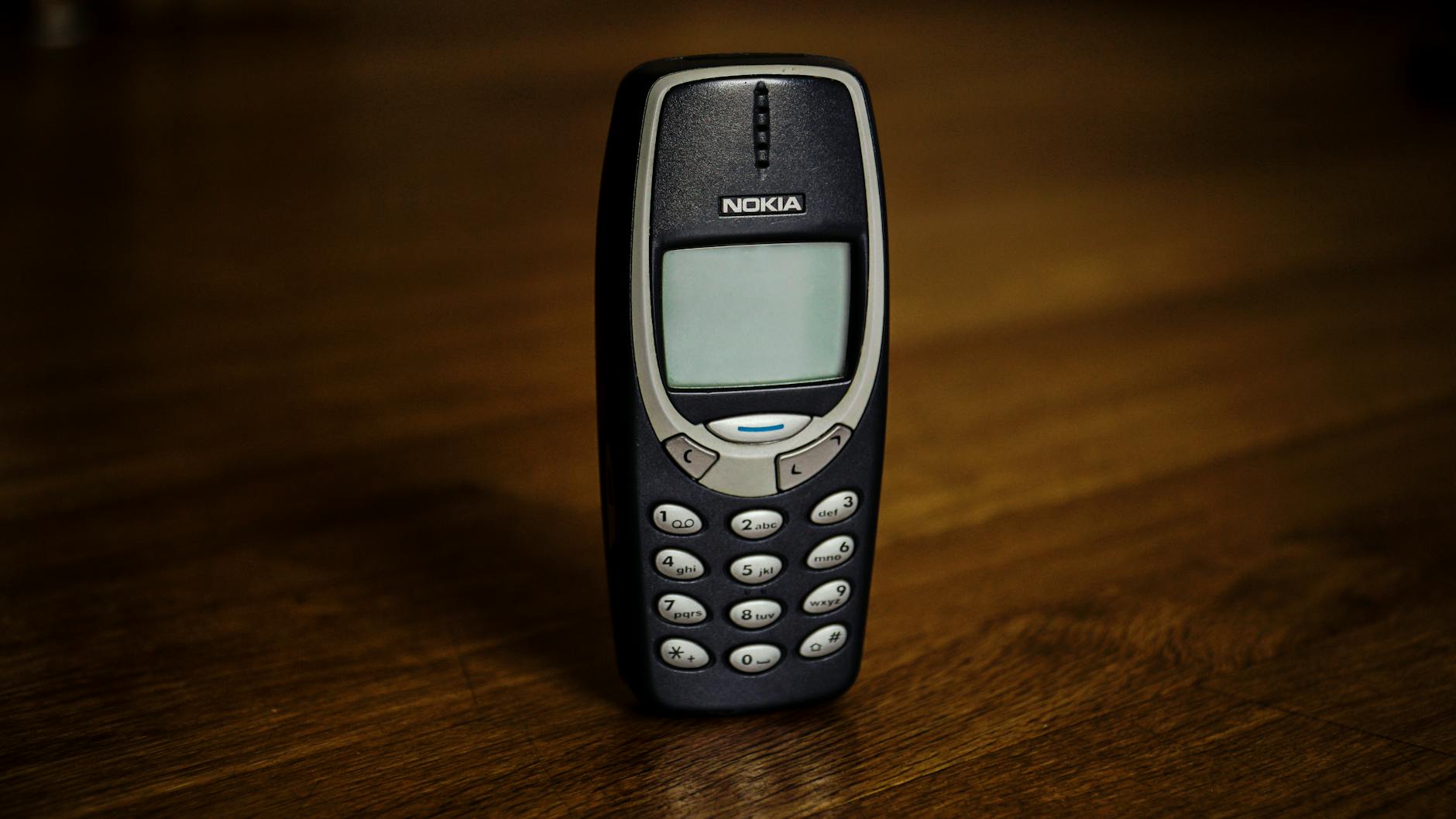 Nokia 3310 , le téléphone portable rétro avec boutons.