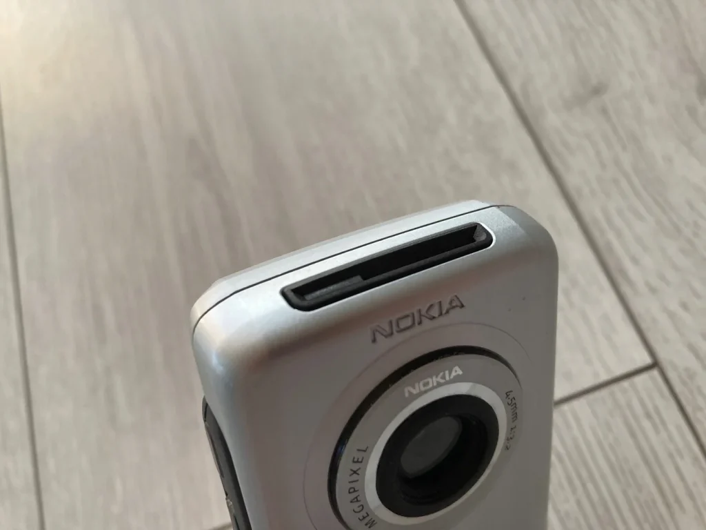 Avant l’iPhone, il y avait le Nokia 6630 : le smartphone qui a connecté le monde 65 Nokia 6630 7