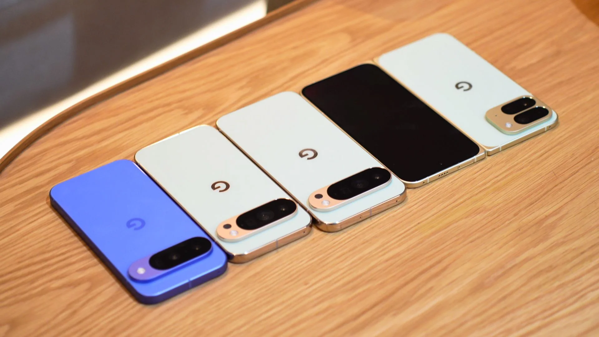 Google Pixel 10 : entre IA, durabilité et pliable IP68, Google défie Apple et Samsung