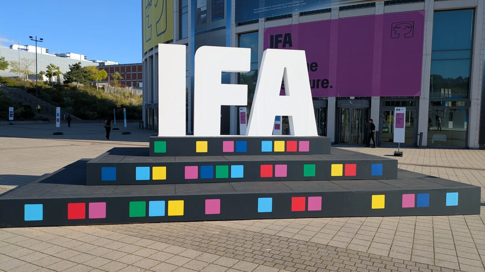 IFA 2025 : des écrans pivotants aux smartphones ultra-fins, la tech mondiale se redessine