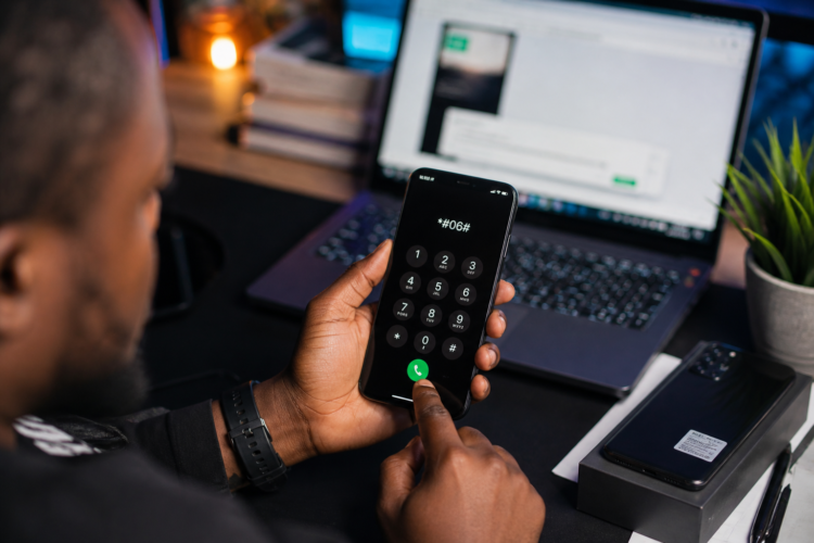IMEI au Cameroun : le mode d’emploi essentiel pour vérifier le statut douanier de votre smartphone