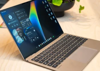 Dell XPS Googlebook affichant l’interface Googlebook OS sur un ordinateur portable